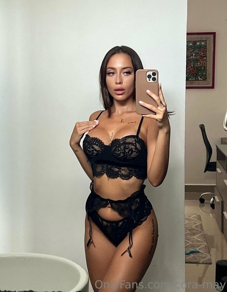 Cora May pretty model images