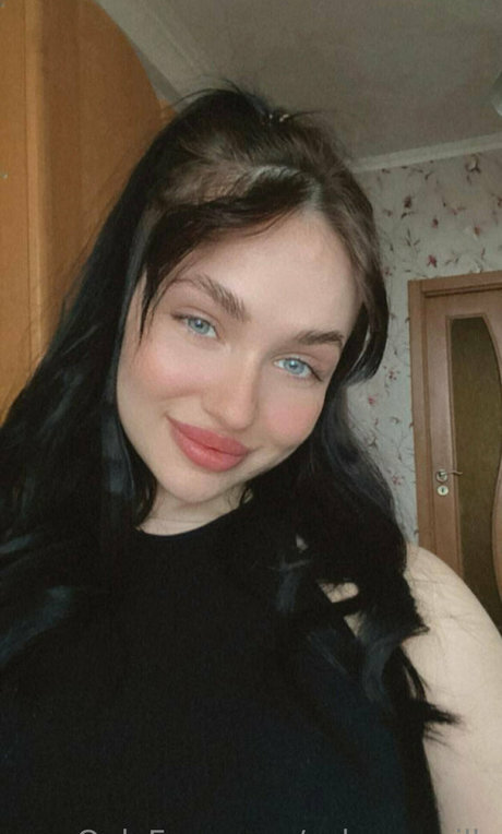 selena mills naked model archive