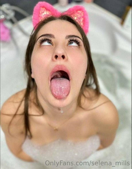 selena mills model hd pictures