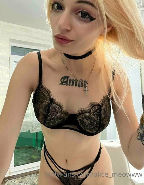 lesbian feet onlyfans art nude pic