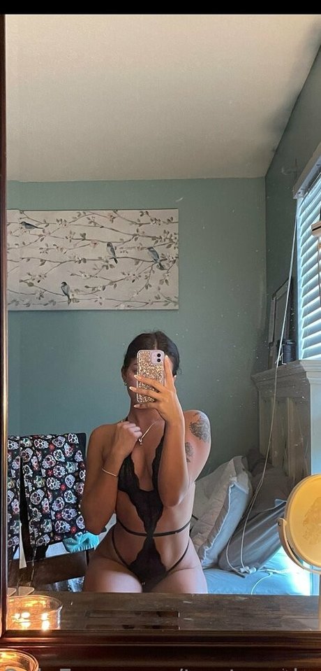 Leilianna Solis naked pornstar galleries