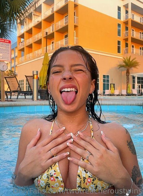 Leilianna Solis star erotic galleries