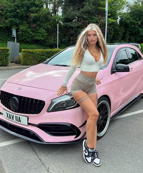 Xavia Brooke pretty pornstar archive