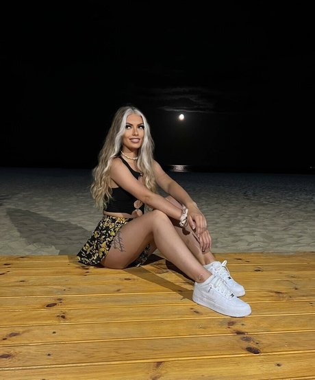 mirror onlyfans art naked archive