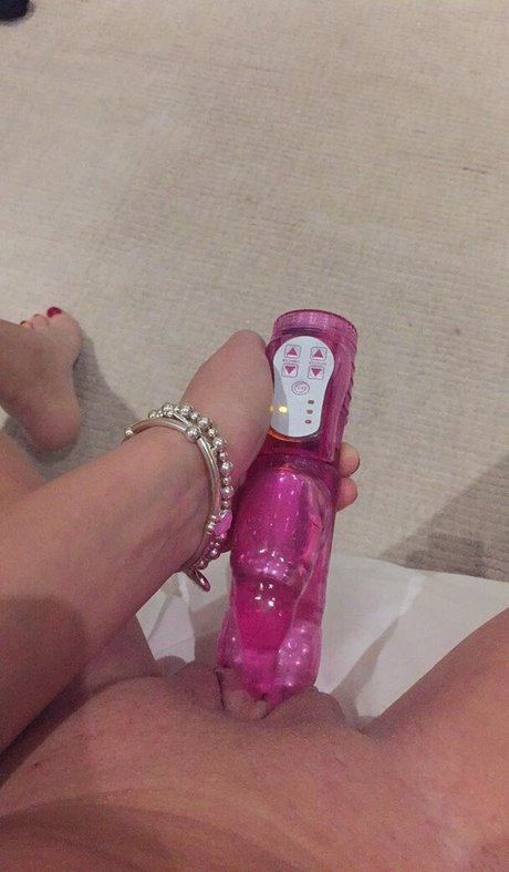 Zara Holland sexy model photos