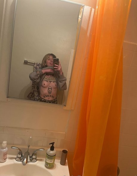 lesbian onlyfans best picture