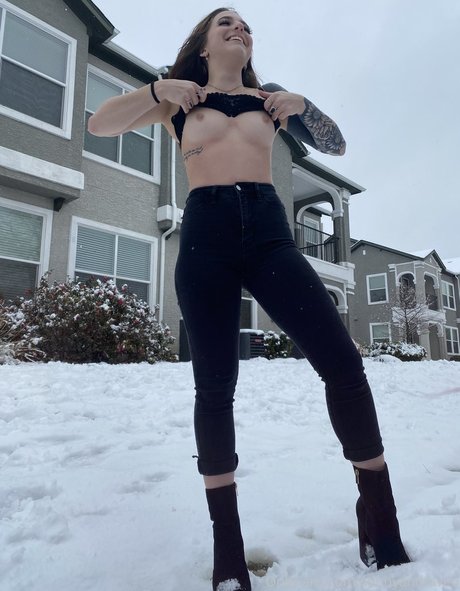 ravengoeswild porn actress archive