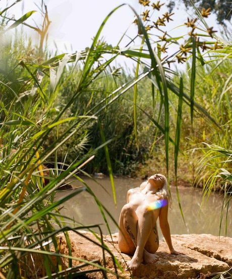 Yuval Gold pornstar nude pics