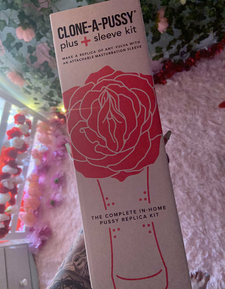 brown eyes kitty onlyfans sexy naked image