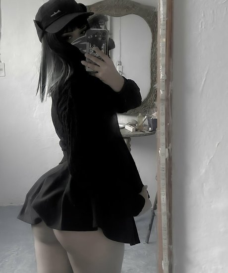 busty mom onlyfans free xxx photo