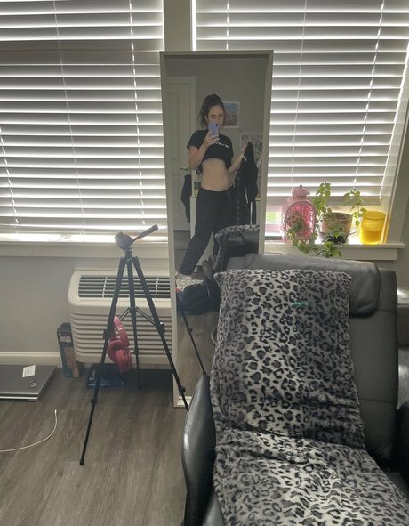 hnnnyy sexy actress pics