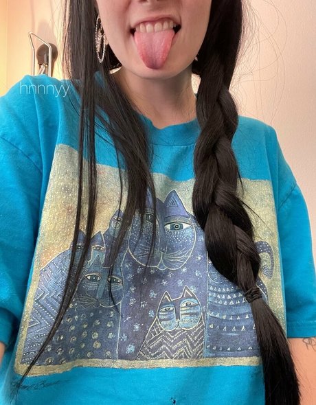 hnnnyy sexy model image