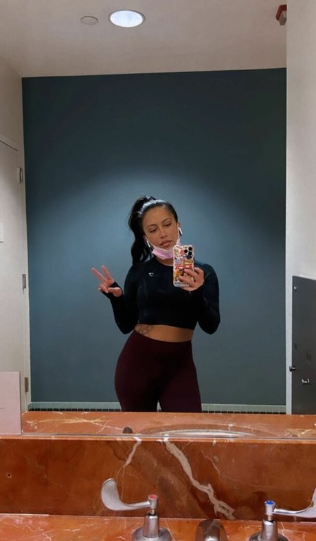 meghanelle star art img