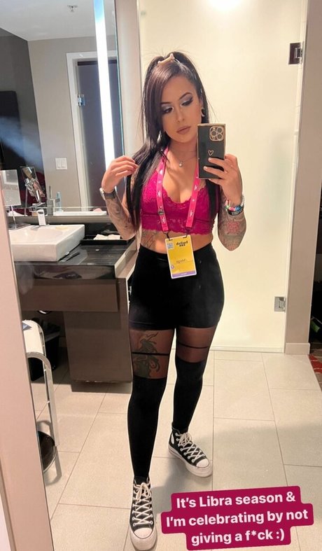 meghanelle model sexy pics