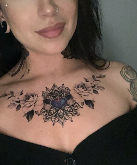 meghanelle hd model pic