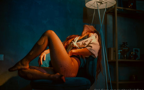 petitenikolefree star perfect pics