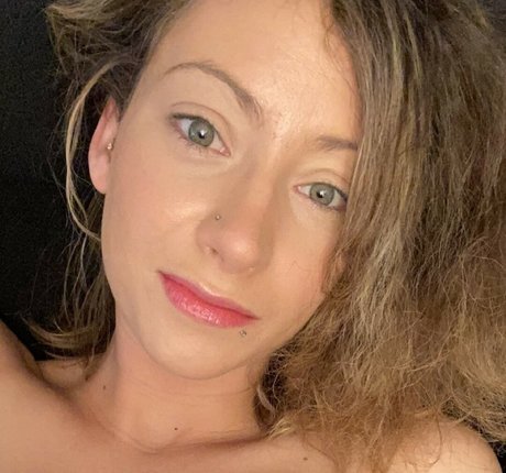 teen young onlyfans sexy nude photo