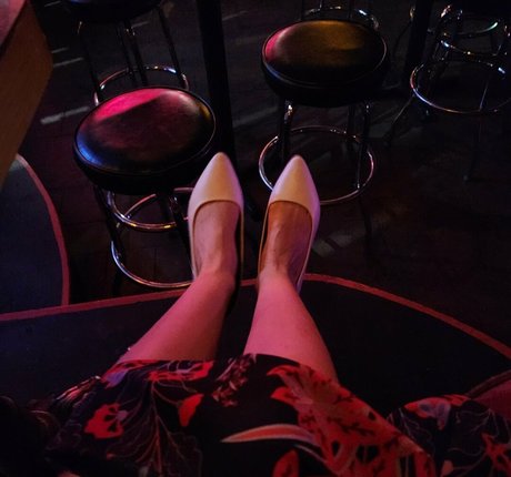 feetbeth pornstar naked picture