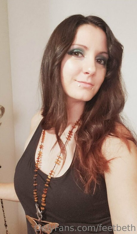 feetbeth xxx star pictures