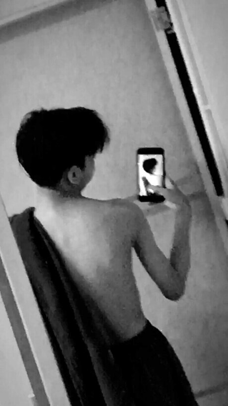 WewereborntoseX star erotic images