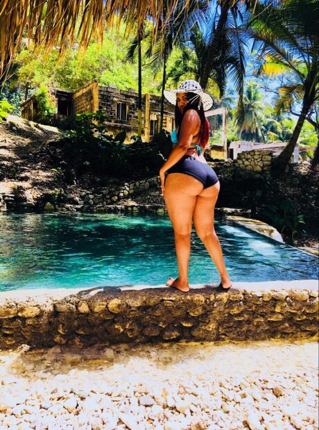 Edili Batista art actress galleries