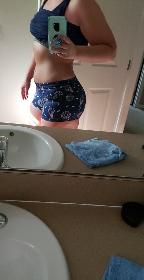 Peachyblondewifey xxx model pictures