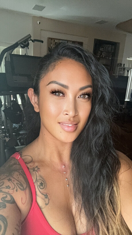 Hella Kulit porn model picture