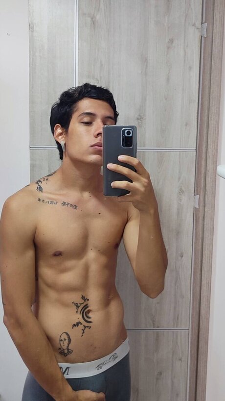 Chirox model nudes photos