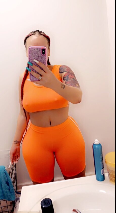 PrettyAssLaLa star sexy pic