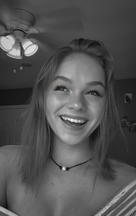 MG Feet perfect model images