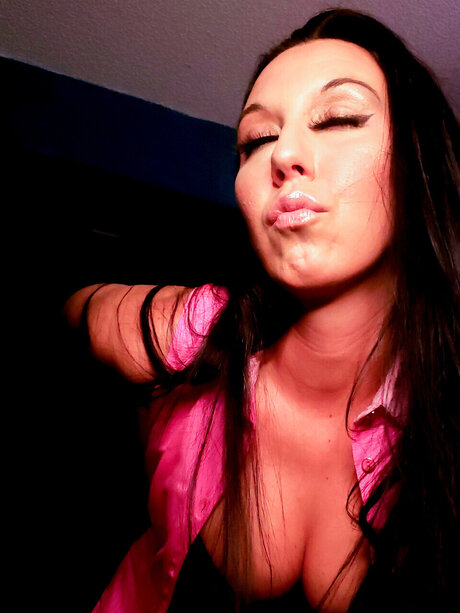 LUNA ROSE pretty actress archive