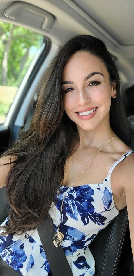 Arianna Marie porn model gallery