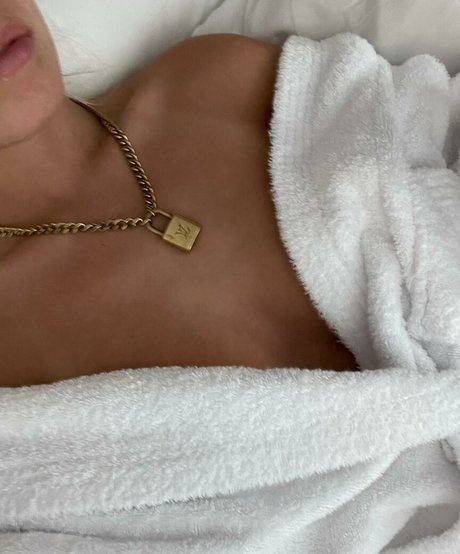 swinger milf onlyfans adult pictures