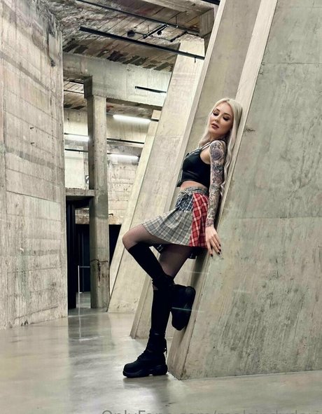 Sindy Day model pretty pictures