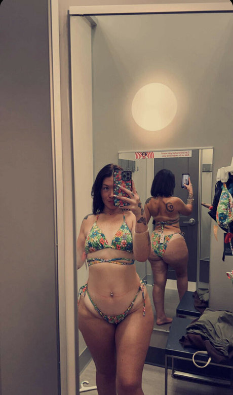 Lex Saige model perfect pic