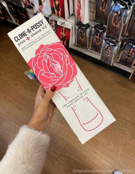 petite slut onlyfans art nude photos