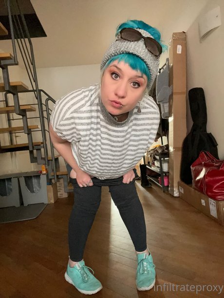 Proxy Paige model photos