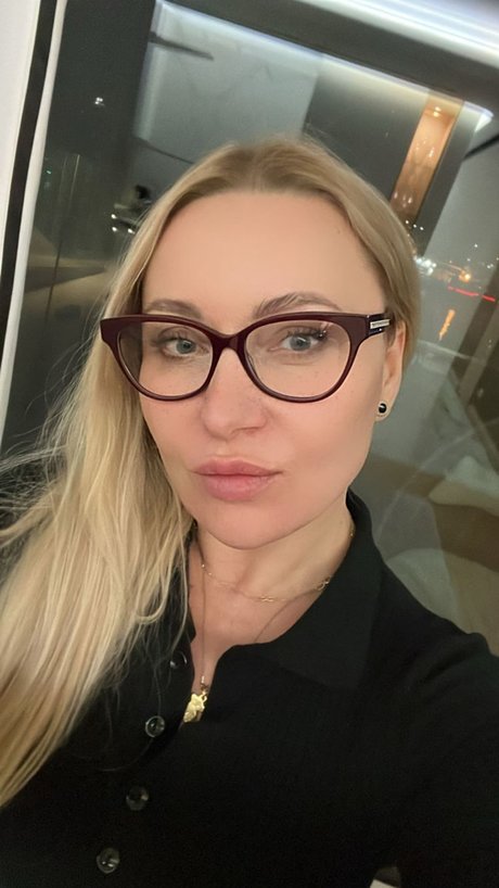 Annaka erotic actress photos