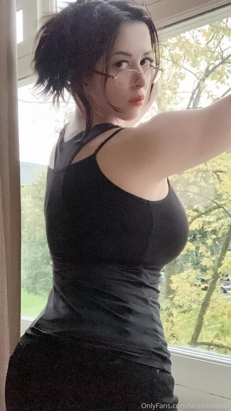 Larkin Love porn actress gallery