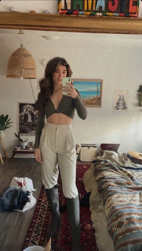 _Brooklyn Babe art star images