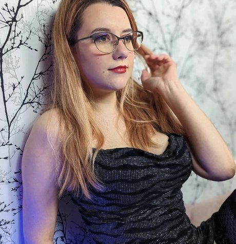 delimbre model nudes photos