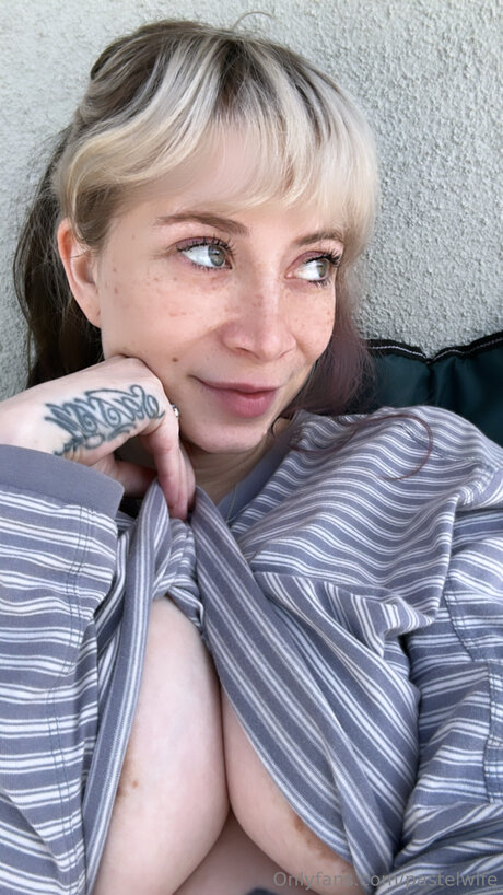 Pastelwife naked actress gallery