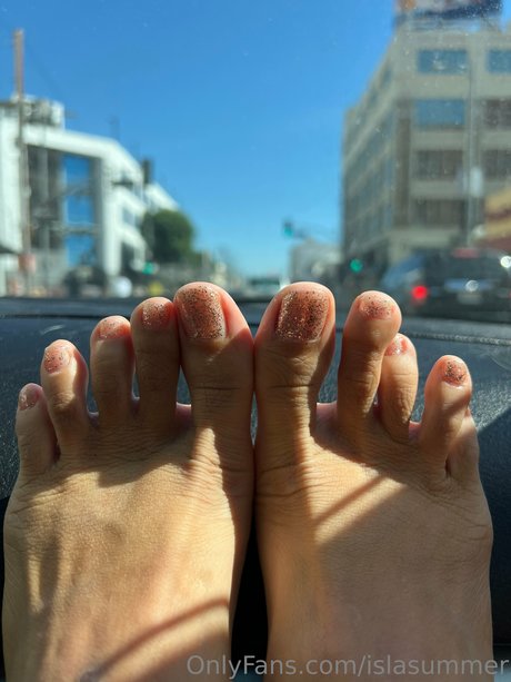 Isla Summer star nice pictures