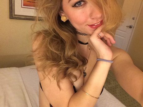 Lilylvy Best Profile Photo