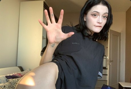 Ady Dark nudes model picture