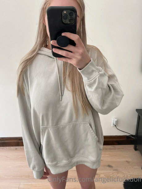 Angelic Fuck Doll free star picture