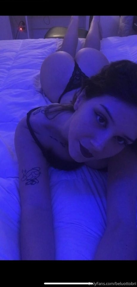 Belu Ottobri model art images