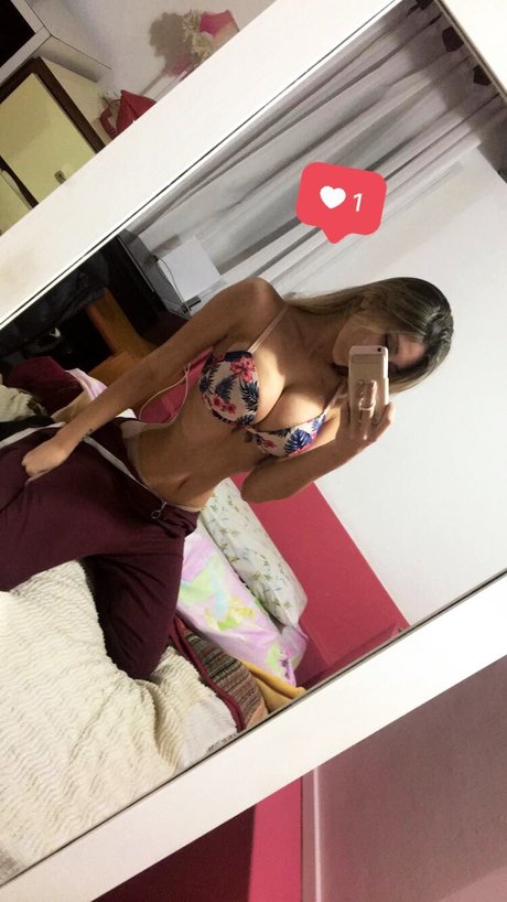 Belu Ottobri perfect model photo