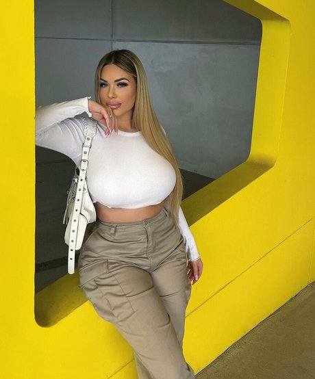 Lisa Amber pretty star pictures