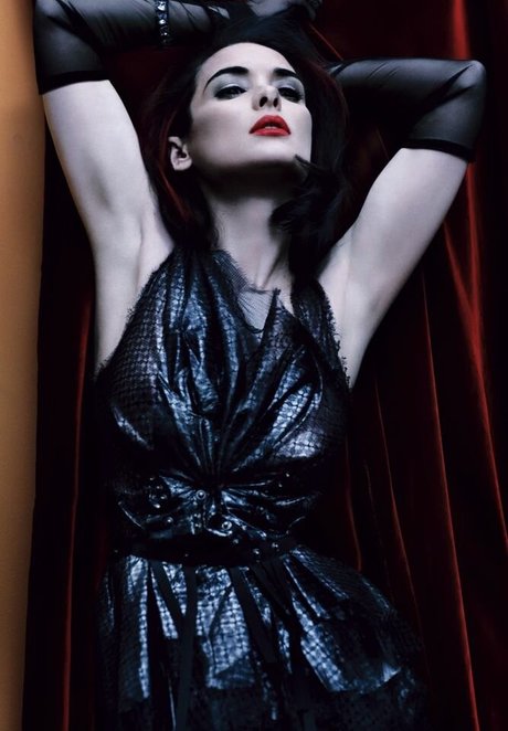 Winona Ryder model pic